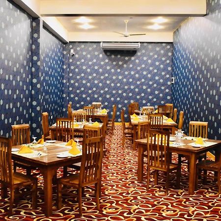 Hotel Summer Haven Полоннарува Экстерьер фото