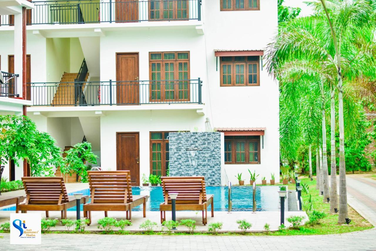 Hotel Summer Haven Полоннарува Экстерьер фото